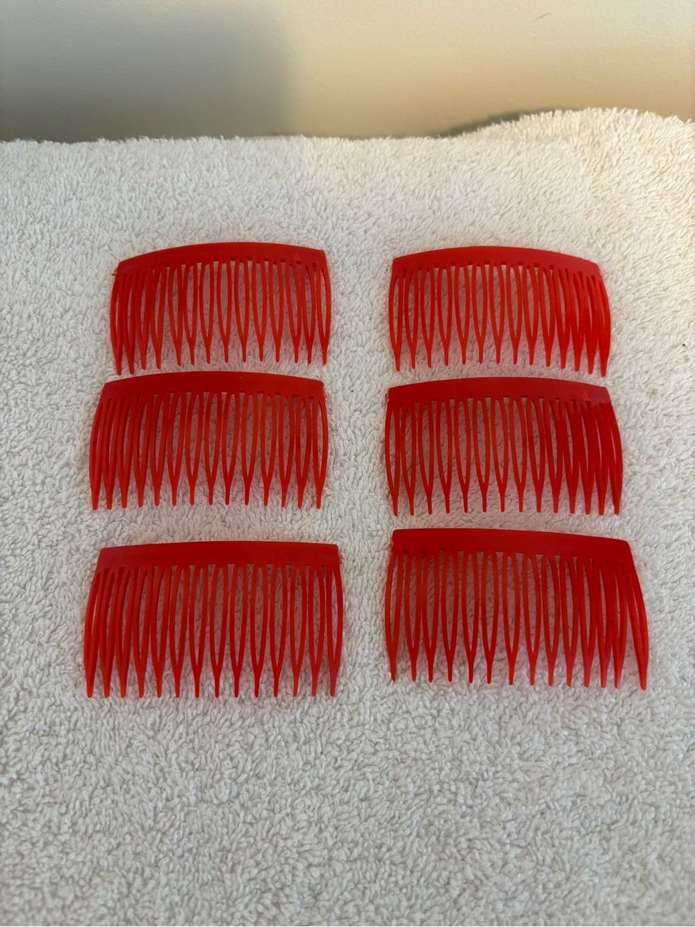 Lot of new vintage goody side combs